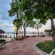 โรงแรมมณเฑียรริเวอร์ไซด์