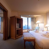 โรงแรมมณเฑียรริเวอร์ไซด์