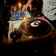 Bar 335