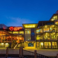 Dragon River Avenue Hotel