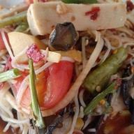 ร้านส้มตำครกหิน