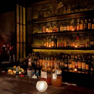 Bar 335