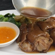 กันเอง ก๋วยเตี๋ยวเนื้อตุ๋น หมูตุ๋น เลียบคลอง5 ลำลูกกา