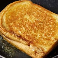 หอมเนยปังปิ้ง