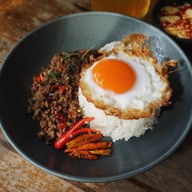 ฉุน กะเพรา by sontana เชียงราก