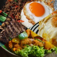 ฉุน กะเพรา by sontana เชียงราก