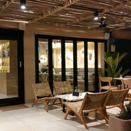 หน้าร้าน HATCHERY ถนนประชาชื่น