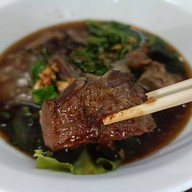 เมนูของร้าน สมพร ราชวัตร ก๋วยเตี๋ยวเนื้อ