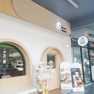 หน้าร้าน Bunny Shake Cafe ท่าข้าม-พระราม2