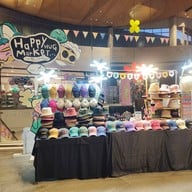 บรรยากาศ Happy Hug Market