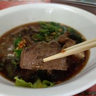 เมนูของร้าน สมพร ราชวัตร ก๋วยเตี๋ยวเนื้อ