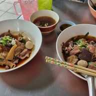 เมนูของร้าน เจ๊ง้อ ก๋วยเตี๋ยวเนื้อ ไม่มีสาขา