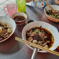 เมนูของร้าน เจ๊ง้อ ก๋วยเตี๋ยวเนื้อ ไม่มีสาขา