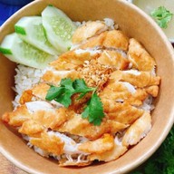 ข้าวมันไก่จ่าตู่ ยำไก่แซ่บ  เครื่องดื่ม อาหารตามสั่ง ข้าวไข่ข้น ร้านอยู่ ตรงข้าม บิ๊กซีมินิ นะคะ ติดร้านโมมิช็อป ตึกสีฟ้า