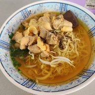 เมนูของร้าน ก๋วยเตี๋ยวไก่ยายปอน