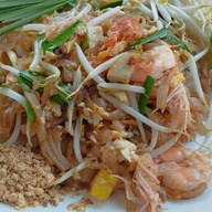 ผัดไทย ครัวอี๊นุช