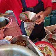 บรรยากาศ สมพร ราชวัตร ก๋วยเตี๋ยวเนื้อ