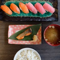 เมนูของร้าน yuzuki izakaya & sushi bar อุดมสุข