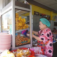 เย็นตาโฟยมราช ( ข้างโรงรับจำนำ )