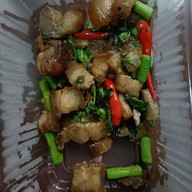 ครัวเบญจาโคตรกระเพรา