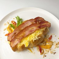 MONDAE - Cafe & Brunch