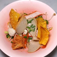 เย็นตาโฟยมราช ( ข้างโรงรับจำนำ )