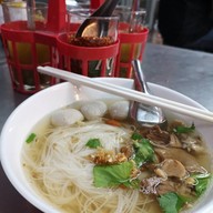 ก๋วยเตี๋ยวหมูตุ๋น-เนื้อตุ๋น เฮียแก้ว