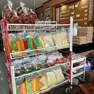 ร้านแม่งามอิ่มอร่อย ถนนคนเดินเชียงคาน