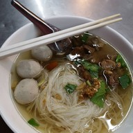 ก๋วยเตี๋ยวหมูตุ๋น-เนื้อตุ๋น เฮียแก้ว