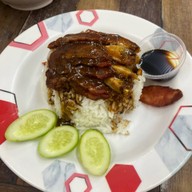 ก๋วยเตี๋ยวกระดูกหมู ป้ายเหลือง