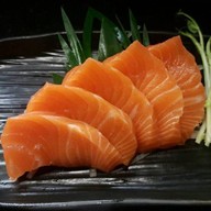 มุมตึกซูชิและก๋วยเตี๋ยวบ้านๆ