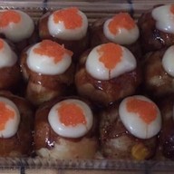 ทาโกะยากิไข่กุ้ง ( เจ้าเก่าจตุจักร)