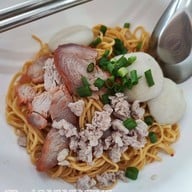 เมนูของร้าน บะหมี่เจ๊เน้ย อุทัยธานี