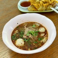เมนูของร้าน ก๋วยเตี๋ยวต้มยำพันรี -