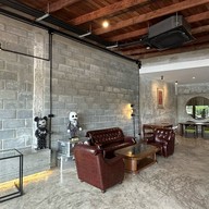 Her studio ร้อยเอ็ด