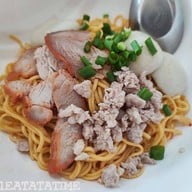 เมนูของร้าน บะหมี่เจ๊เน้ย อุทัยธานี