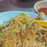 ก๋วยเตี๋ยวคั่วไก่ สวนมะลิ (เจ๊เค็ง เจ๊งิ้ม) ถ.เฉลิมเขต 4