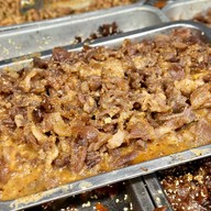 เมนูของร้าน ข้าวเหนียวหมูเอลวิส ตลาดล่าง ท่ารถเมล์ขาว