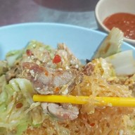 ก๋วยเตี๋ยวคั่วไก่ สวนมะลิ (เจ๊เค็ง เจ๊งิ้ม) ถ.เฉลิมเขต 4