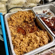 เมนูของร้าน ข้าวเหนียวหมูเอลวิส ตลาดล่าง ท่ารถเมล์ขาว