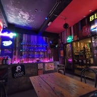 บรรยากาศ ฟรี-ไทม์ คลับ บางแสน