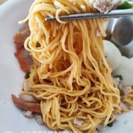 เมนูของร้าน บะหมี่เจ๊เน้ย อุทัยธานี