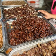 เมนูของร้าน ข้าวเหนียวหมูเอลวิส ตลาดล่าง ท่ารถเมล์ขาว