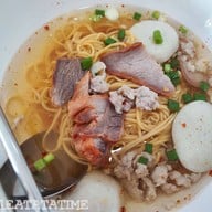 เมนูของร้าน บะหมี่เจ๊เน้ย อุทัยธานี