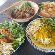 ครัวยายณี ชุมพร ขนมจีนปักษ์ใต้ ก๋วยเตี๋ยวหมูโบราณ สามแยกพะโต๊ะ สาขา 2 (มีนบุรี)