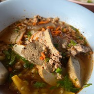 ก๋วยเตี๋ยวปากหม้อ @ บ้านไร่