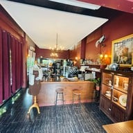 Madison Hotel & Cafe ท่าศาลา