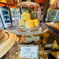 Madison Hotel & Cafe ท่าศาลา