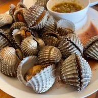 เมนูของร้าน ร้านข้าวใหม่ปลามันAmphawa -