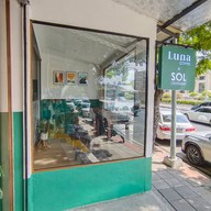 หน้าร้าน LUNA Coffee x SOL Croissant ถนน นราธิวาสราชนครินทร์